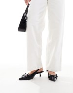 buckle detail slingback kitten heel in black