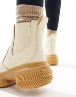 ONA AVE WP waterproof leather chelsea boots in honey white and gum sole