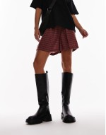 Riya knee high chunky books in black