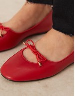 key hole ballet flat in red