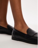 Carrie leather loafers in black