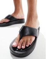 Fate padded toe-thong sandals in black