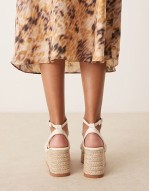 ‌Stylish espadilles platform heeled sandals in beige crochet