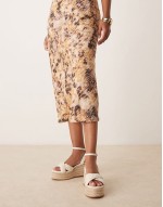 ‌Stylish espadilles platform heeled sandals in beige crochet